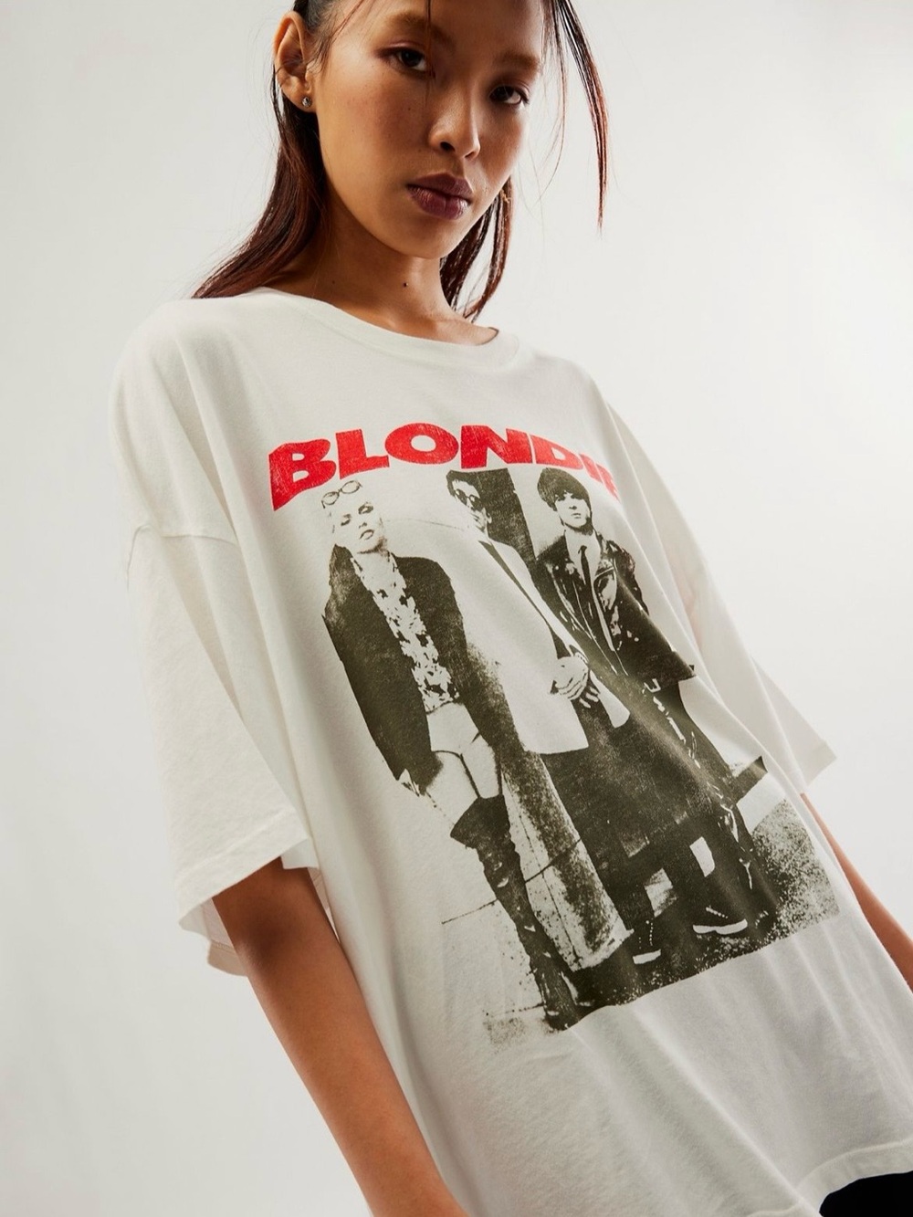 ❤️ Daydreamer Blondie Graphic Crewneck T-Shirt - SOLD OUT ❤️